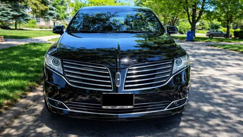 Front View of Lincoln MKT
