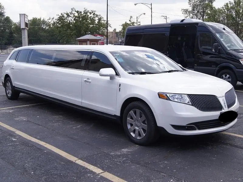 Luxury White MKT Limousine